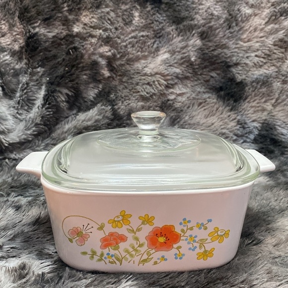 Corning Ware WILDFLOWER 11/2 Qt. A- 1
1/2-B Casserole Dish w/ A-7-C-1 Lid - Picture 15 of 16